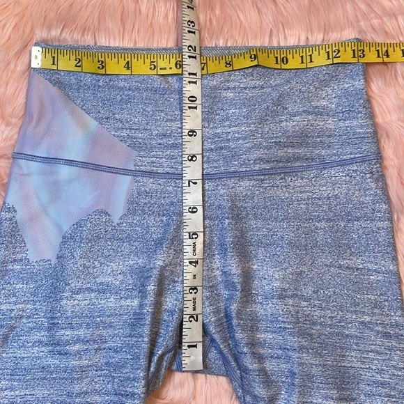 Peloton Woman’s Blue Cropped Leggings Size‎ Large - Picture 5 of 6